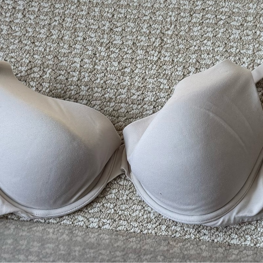 Victoria's Secret Cream Full Body Bra Intimates